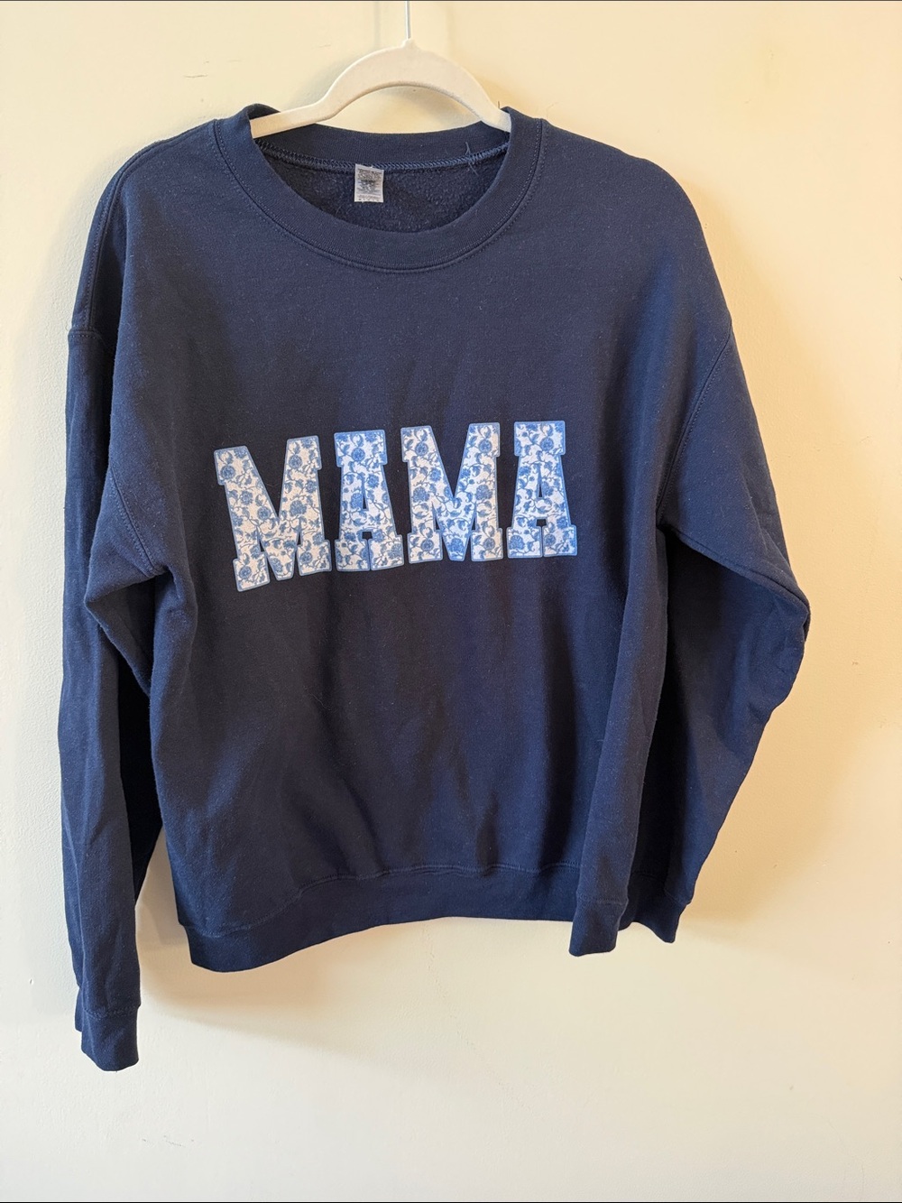Gildan Navy Blue Sweatshirt with Floral "MAMA" Appliqué